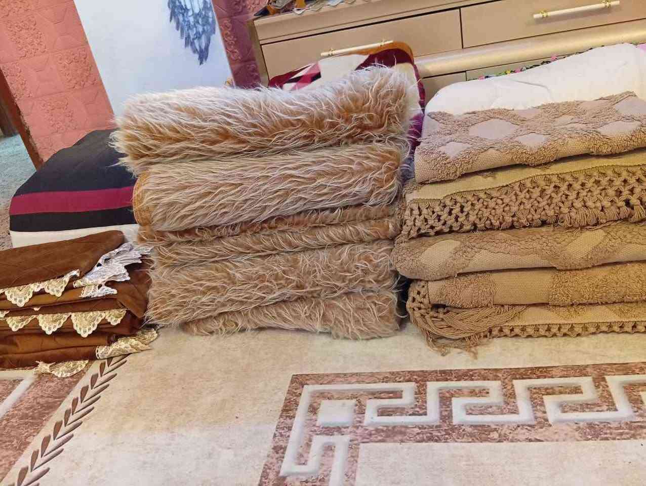 للبيع لحفان عدد ٢ وبطانيه سعرهن ٢٥،بردات الحمرا الرصاصي اثنينهن ٣٠ جدد، بردات الزوج ١٠، بنكه ١٥،رفوف كلهن ٢٠ شجره ١٠، طبله خشب ٢٥،نراكيل خشب وطه القطه ٣٠ نقص الشيشه، تلبسه تخم الجوزي ٢٥،البوهيمي ٣٠ الأصلي، الفرو ٢٥، كلهن عشر مقاعد الشراي فقط يدخل خاص توصيل ماعندي مكاني بغداد السيديه بغداد, العراق


**إذا كنت صاحب هذا الإعلان وتريد حذفه لأي سبب، رجاءا أرسل رسالة إلى الدعم الفني**