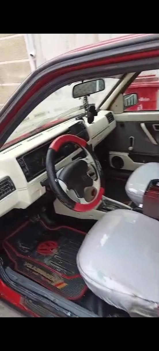 السلام عليكم.. سياره كولف موديل91سياره جاهزة تدفئه تبريد.. مكينه كير مكفولات... مصبوغه عام للجماليه بدون ضربه.. السيارة صاحبه الشرعي متوفي بيهااا وكاله عامه تحويل ثاني يوم السعر 35.. مجال بسيط التواصل على الرقم... ***********
متواجد على النت
