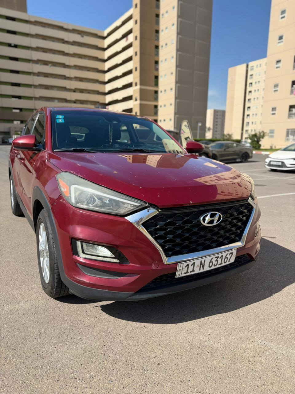 السلام عليكم توسان ٢٠١٩ وارد امريكي حادثها جاملغ او بنيد بدون دواخل نص فول محرك ٢٠٠٠ بأسمي شرط تحويل ثاني يوم هزه جديده مكفوله كير او محرك ماشيه ٩٠ السعر ١٦٠ بيها مجال مكاني بغداد بسماية سونار ضمن الصور الاتصال *********** طبعا السياره جدا نظيفه مال جناي ممتعوبه ومعتني بيها
