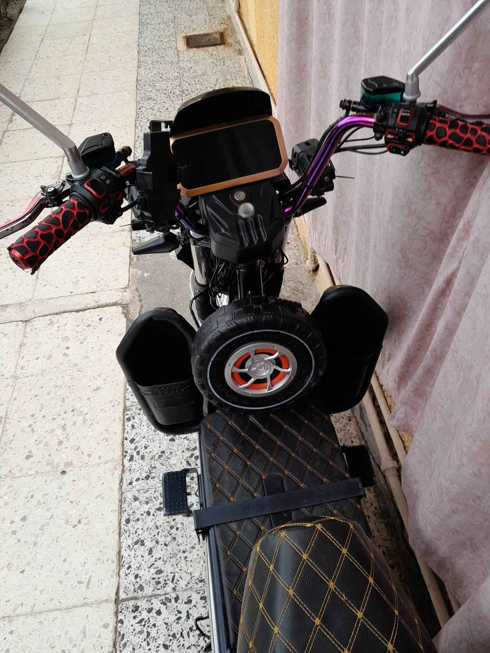 السلام عليكم
المديل 2026 
عندي دراجه جبلي  البيع جديده صارله 25 يوم مستعمله  
عدد البطاريات  6 جديده بطاريات  الكهربائية كله شغاله  
المكان الفلوجه الاستفسار رقم الهاتف  / *********** 
السعر 800 وبي مجال
