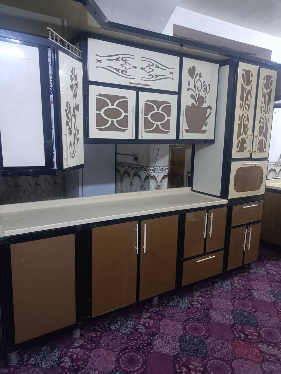 كاونتر تزكام ٣قطع تزكام اخو الجديد الكاونتر حطاطة والسطح مرمر
مكاني بغداد منطقه الرشاد
***********
