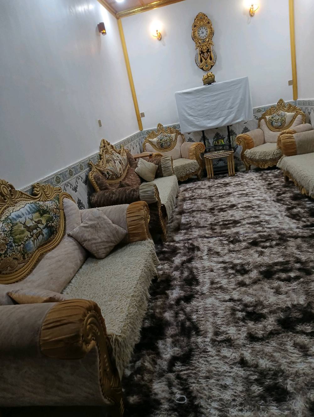 العنوان  محافظه البصره الزبير الجاهزه 
 تخم قنفات مستعمل نضيف كلشش 