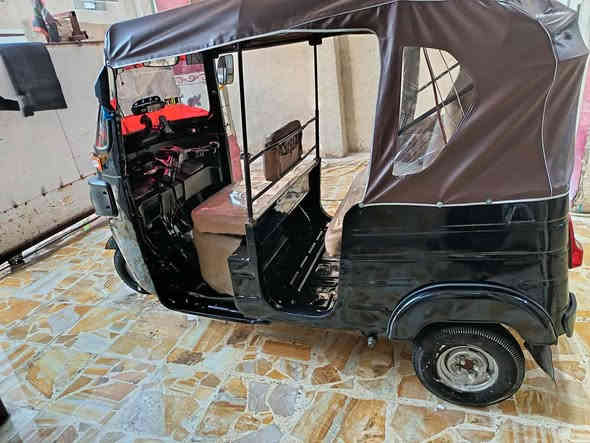 السلام عليكم تكتك للبيع باجاج المصطفى 
معمرة للجمالية فقط التكتك خير من الله كل نقص مابيه موديل 18 السعر 3 ملايين و بيه مجال قليل الاستفسار الاتصال على الرقم الموجود ***********
