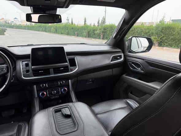 المحرك: V8 سعة 5.3 لتر
ناقل الحركة: أوتوماتيك
الدفع: خلفي

المواصفات:
تشغيل بصمة + تشغيل عن بعد
فتح الصندوق كهرباء
8 وسائد هوائية
ABS
هاند بريك كهربائي
شاشة عدادات + شاشة وسطية
كاميرا 360 درجة
حساسات خلفية
إضاءة زينون + LED
إنارة داخلية LED
جنوط قياس 20
مقود جلد مخيط + شفتات
مثبت سرعة + أوامر صوتية
مقاعد مخمل كهربائية
مرآة وسطية أوتو دِم
تبريد ثلاثي + تحكم خلفي
ثلاجة
نظام نزول منحدرات
نظام تحديد المسار
نظام مانع الانزلاق
حساسات ضغط الإطارات
أوضاع قيادة متعددة
ماسحة خلفية
رادار///جاملغ فقط بخ اثر شخوط وباقي كفاله
مرايا قابلة للطي كهربائياً مع إشارات
Bluetooth / USB / Type-C
مخارج طاقة
حوامل أكواب (8)
تطعيم داخلي ألمنيوم
نظام صوت BOSE///السعر (450) ومجال
رقم صاحب سيارة ***********
مكان سيارة اربيل
