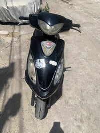 دراجة كامكو v1دراجة نكرة بكل وقت بيها نواقص خفيفة للبيع 300 وبيها مجال...