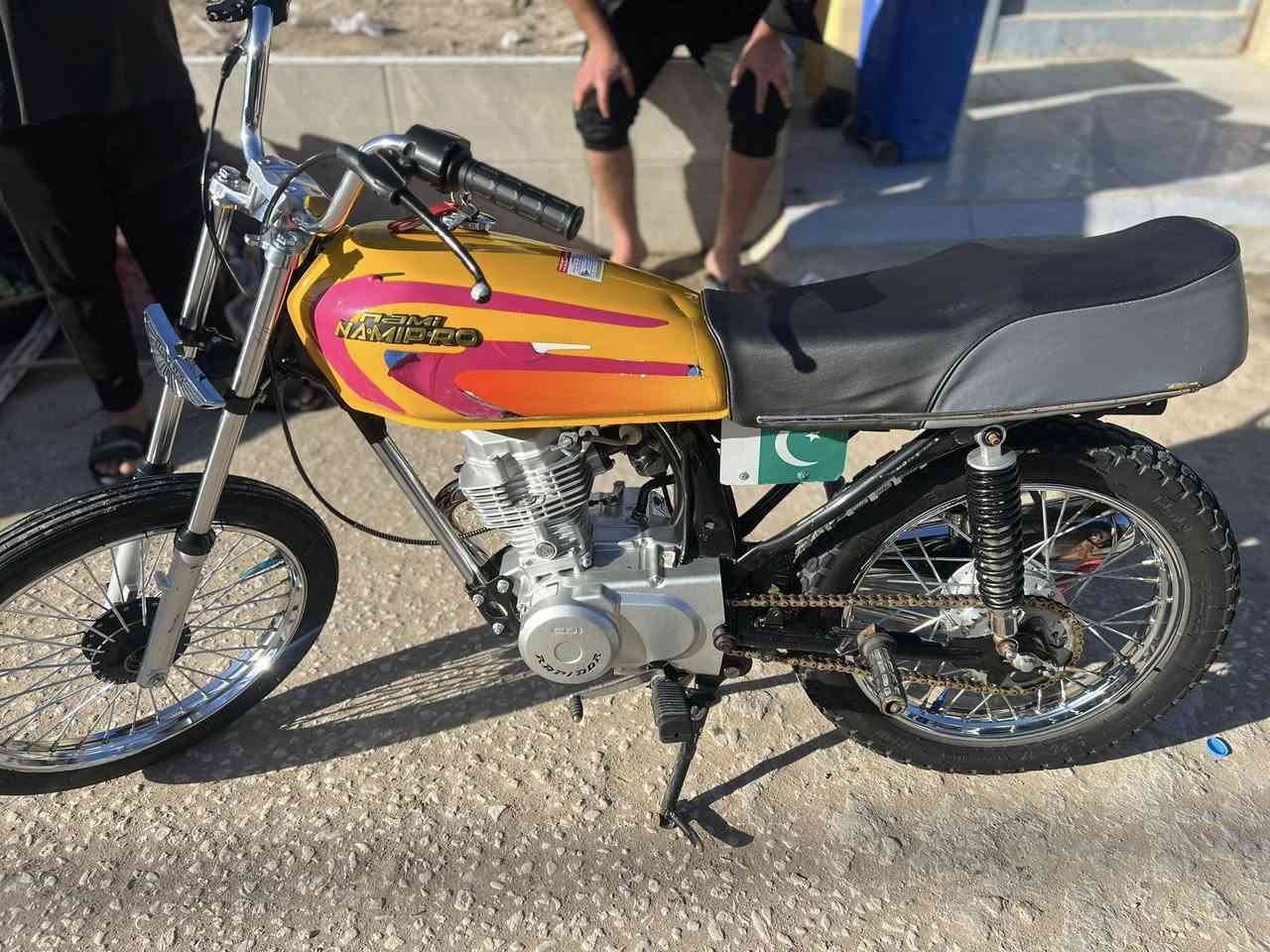 السلام عليكم شبابنا الطيبه أربعه كير محرك رابيدو تعميره بصراويه نصبه ونضافه خير من الله وبل واقع احله تعمير جديد أوراق كامله وياه سبايدر ما مشدود  ولشراي بي خير ويدلل مكان كوفه عباسيه ***********خدام للطيبين
