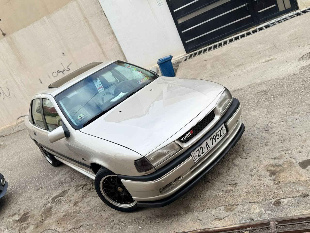 سلام عليكم للبيع اوبل فكترا موديل 1992 سلايد
مكينه 18 أوتوماتيك 
صبغ عام جماليه بدون ظربه 
رقم أربيل دفتر بانزين بيها
كير مكينه بدون عيب 
طايرات وياله جديد صدر امامي خلفي كلها جديد 
مكان سياره كركوك 
***********
 بدون مراوسه فقط بيع شراي خابر ماجاوب رساله 
سعر 55 بيها مجال بسيط.
