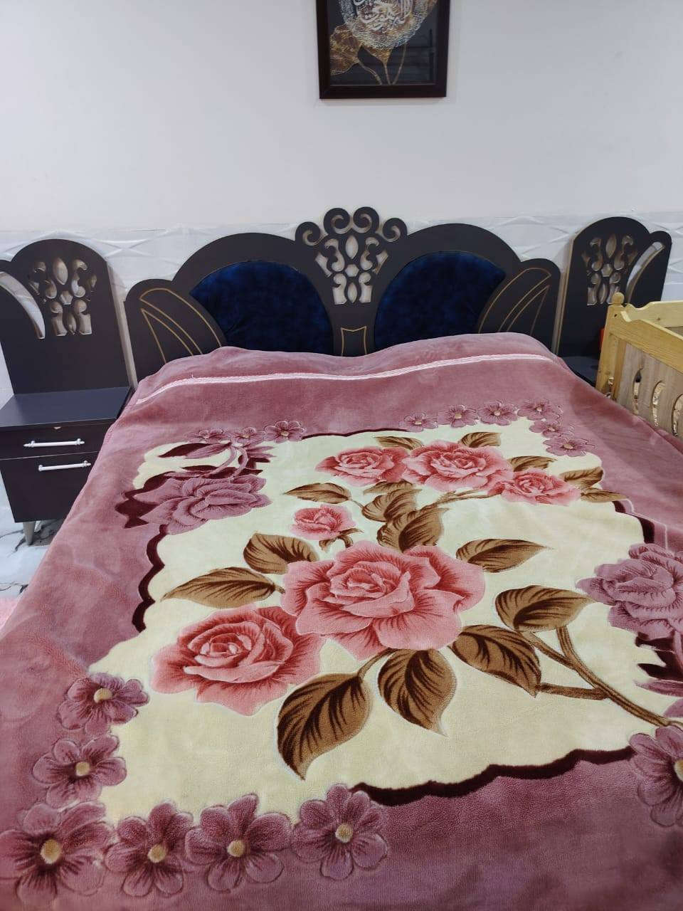 سلام عليكم طخم غرفة كاملة تسع قطع جديد مستعمل قليل سعر 800وبيه مجال مكان تازة خورماتو 
***********
