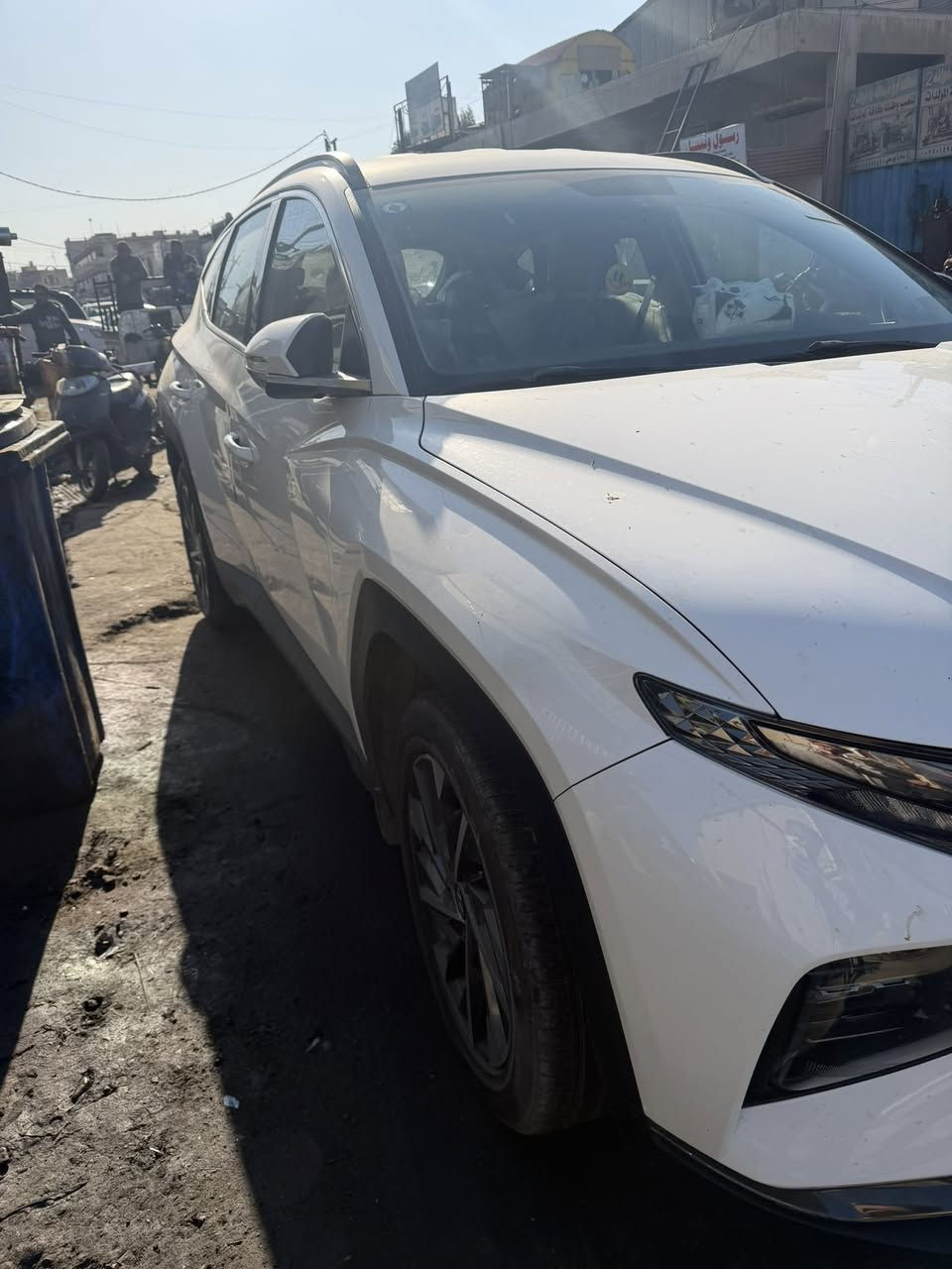 السلام عليكم هونداي توسان 2021 رقم بغداد الانكليزي بصمه وحساس أمامي وخلفي وكشنين كهرباء ودشبول ايباد وبردات ابواب خلفيه ماشيه 79 الاف كيلو مكفوله سعرها ٢١ مكانها بغداد   للاتصال ***********
