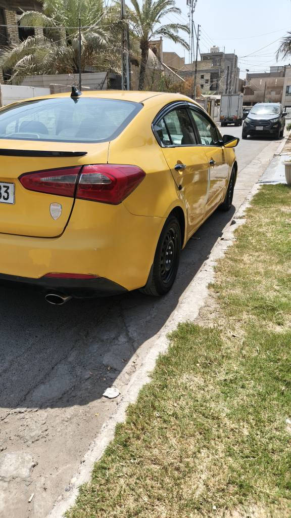 السلام عليكم للبيع كيا فورتي موديل 2015 محرك 2000 جي دي اي فول مواصفات سلايت بصمه قطعتين تبريد شاشه كامره تحكمات استيرن ضرر جاملغ وبنيد رقم بغداد بسمي السعر 97 وبيها مجال بسيط للاستفسار *********** بغداد, العراق
