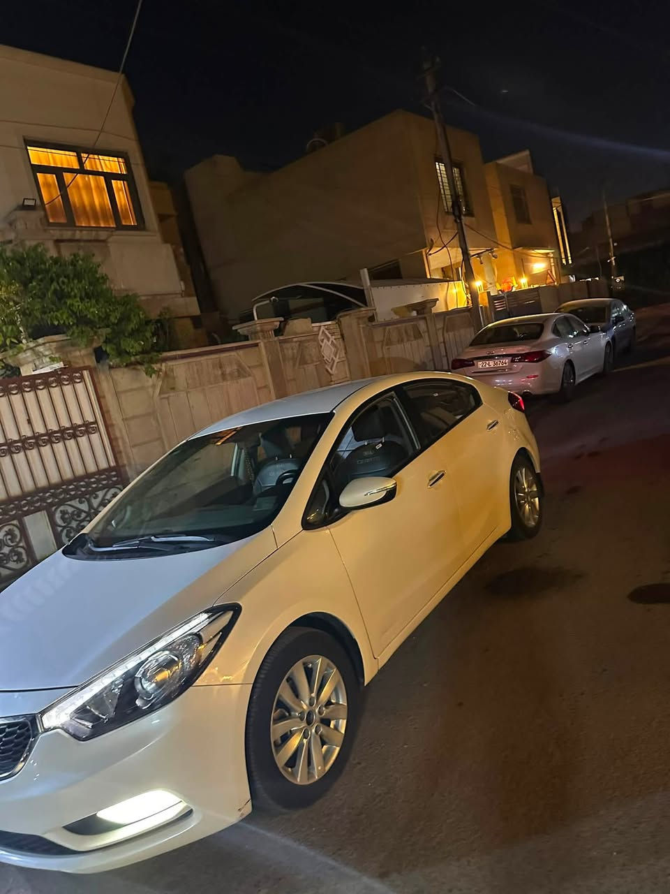 السلام عليكم كيا سيراتو 2016 خليجي
بغداد بسمي تحويل مباشر

مكينه 1600 دوش مكفول كير ومكينة 

كفاله عامه عدا ملاحظات بسيطة 

السعر 117 وبيه مجال ماشيه 85 الف 

مكان الدوره شارع الشرطة

رقم الهاتف ***********
