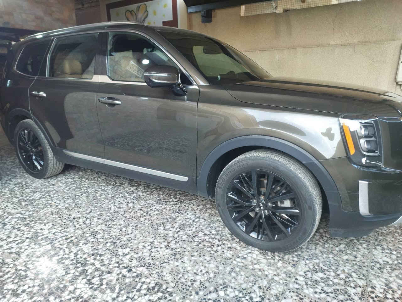 السلام عايكم اخوان
كيا تيلورايد 2020SX
السياره فول مواصفات حادثهه جاملغ وبنيد فقط بدون دواخل ممكينه وكير خير من الله السياره جاهزه من كل شي دينار ماتصرف عليه ايرباك استيرن فقط 
السعر 23الف دولار
السياره بسمي تحويل مباشر
***********
***********
