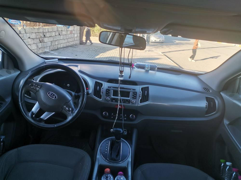 kia sportage
مۆدێل 2011
بێ بۆیاخ..
مەکینەی نەکراوەتەوە
رەقەم وسنەوی نوێ تا 2029
گێرو مەکینەو تحويل بەشەرت..
شوێن تەق تەق.
*********** أربيل, العراق
