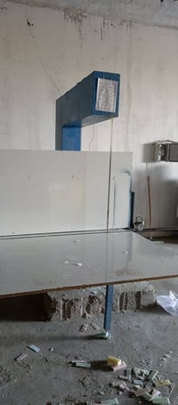 مكينة تقطيع اسفنج عمودية شغالة بحالة ممتازة تصنيع عراقي السعر  20 ورقة...