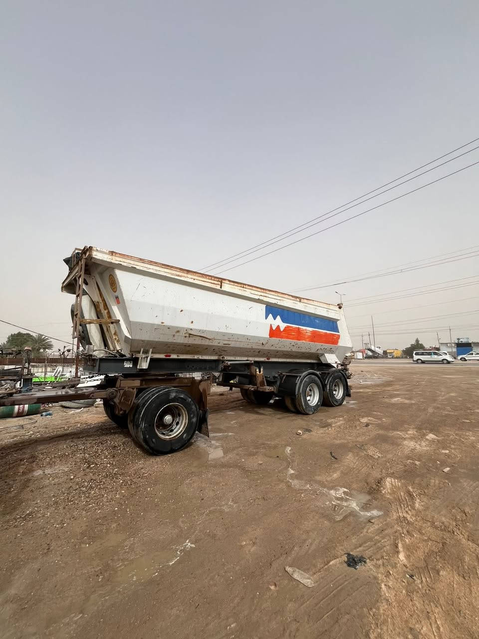 سلام عليكم مقطوره حوضيه للبيع دنكيرين جوبلس بلاديه ذره 27متر تصير عربانه تريله تصير مقطوره تايرات 22نص عمر كفاله من كلشي سعر170بيه مجال ***********
