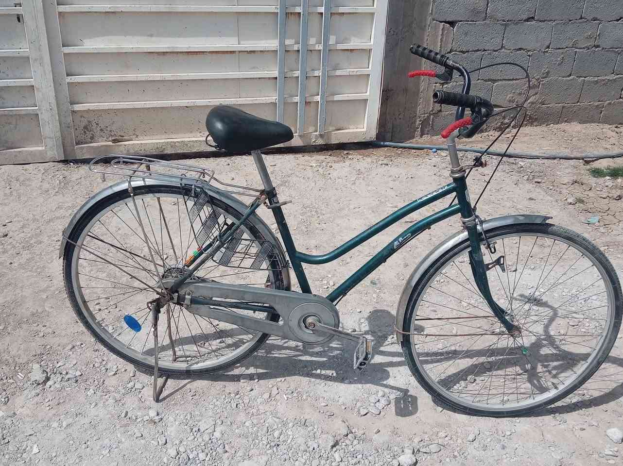 سلام عليكم باسكل للبيع لون زيتوني باسكل نضيف مابي نقص بس واير بريك بس حجم ٢٧ تأيرات وجوابه شادهن اله جدد والله السعر مناسب 65وبي مجال قليل العنوان بابل حله جبله حي ذويب الثاني الرقم ***********

