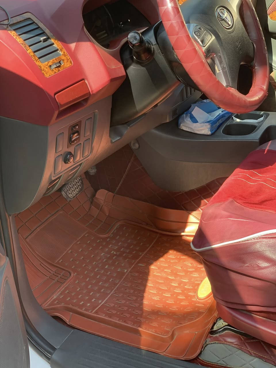 فلاونزه مديل 2015 كير اوتماتيك كفاله  رقم بصره بسمي تحويل ثاني يوم 

سنويه مجدد مكينه كير حداديه اصوليات كلها كفاله 
شاصي 19 دوشمه ارضيه كلها كامله تخم تاير برجستون جواها 

مكان البصره ***********
