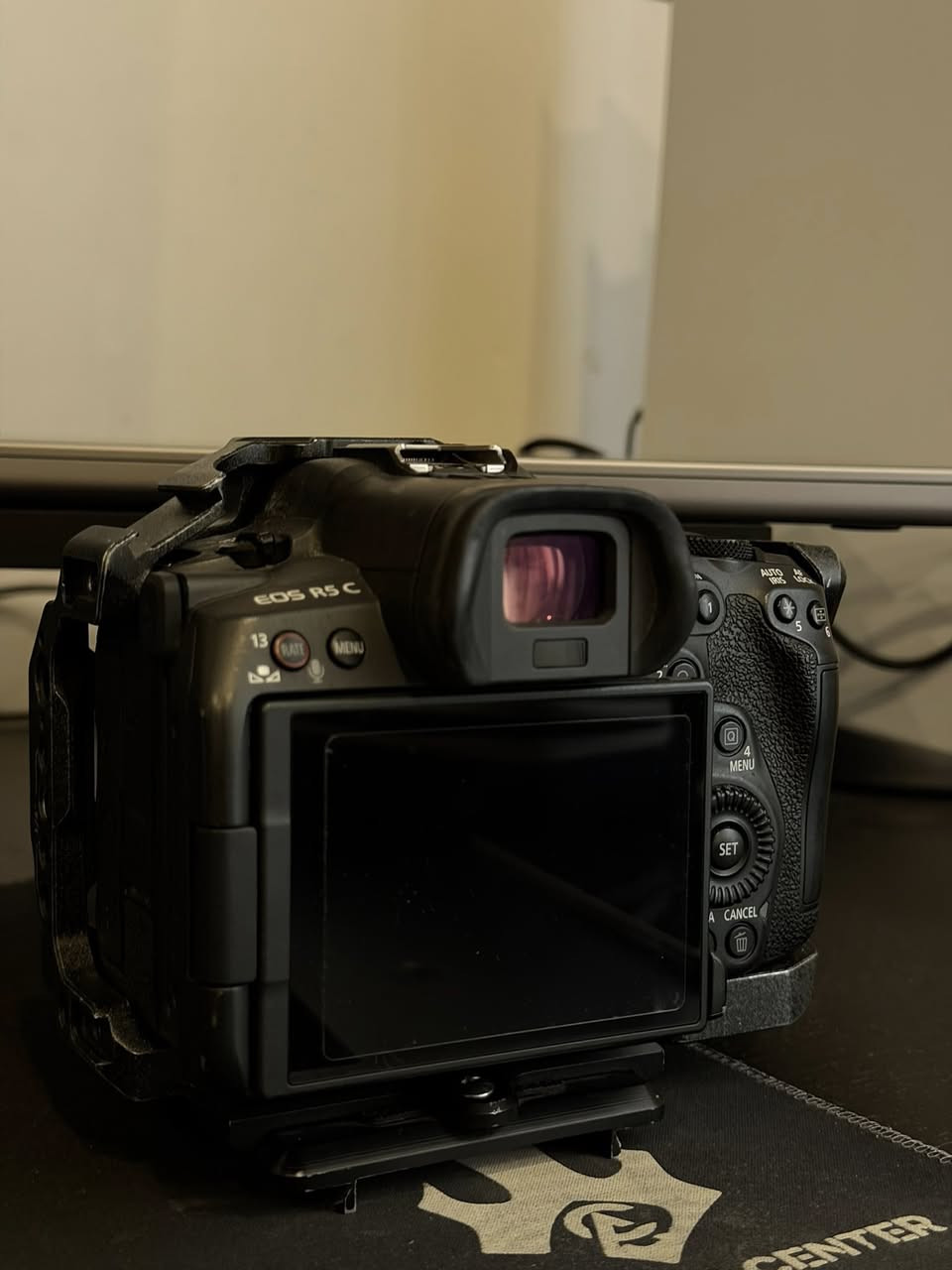 للبيع Canon R5C
وياها smallrig cage
وعدسة 50mm 1.8 RF
وعدسة 16mm 2.8 RF
مكاني اربيل


**إذا كنت صاحب هذا الإعلان وتريد حذفه لأي سبب، رجاءا أرسل رسالة إلى الدعم الفني**