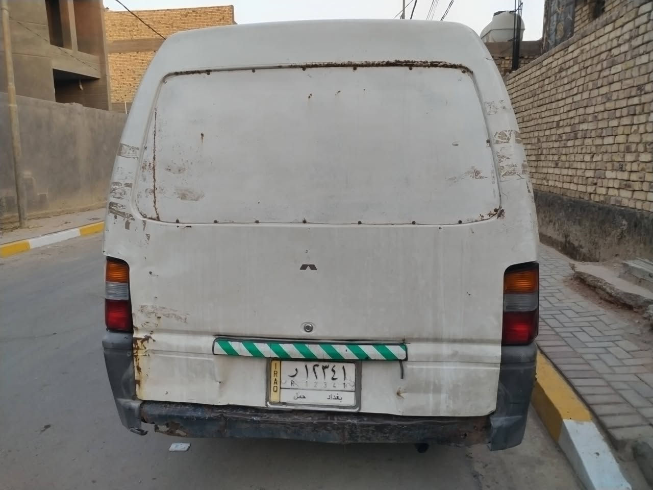 مسيبوشي فان م ٢٠٠٤ رقم بغداد حمل اصولي سياره سنويه باسم شركه ابيع بدون تحويل مكينه بيها خيط بخار اتعهد سرقه وعشاير مكاني ديوانيه عارضها ب ٢٣ ورقه لاستفسار ***********
