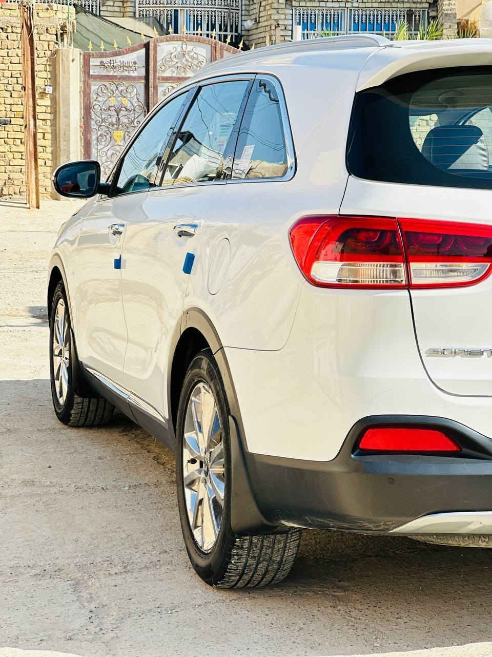 سورنتو 2016 خليجي 
محرك 6سلندر كفاله عامه 
بيه صبغ فقط بنيد 
بصمه 
هند بريك بصمه 
فور ويل 
حساس امامي خلفي 
كشنات جلد 
بردات خلفيه 
كشنات تدفئه تبريد 
كشنات كهرباء 
صندوق كهرباء 
ويل كب كروم 
تبريد 3 قطع 
مري شفط 
وباقي المواصفات المعروفه
مكان السياره بابل الهاشميه 
☎️ ***********
