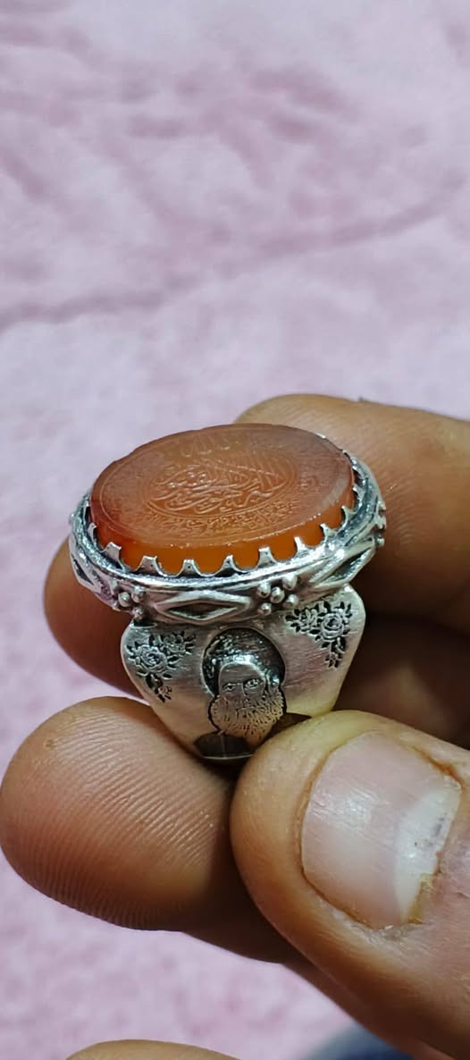 للبيع يماني للستفسار*********** الألوان بصره
