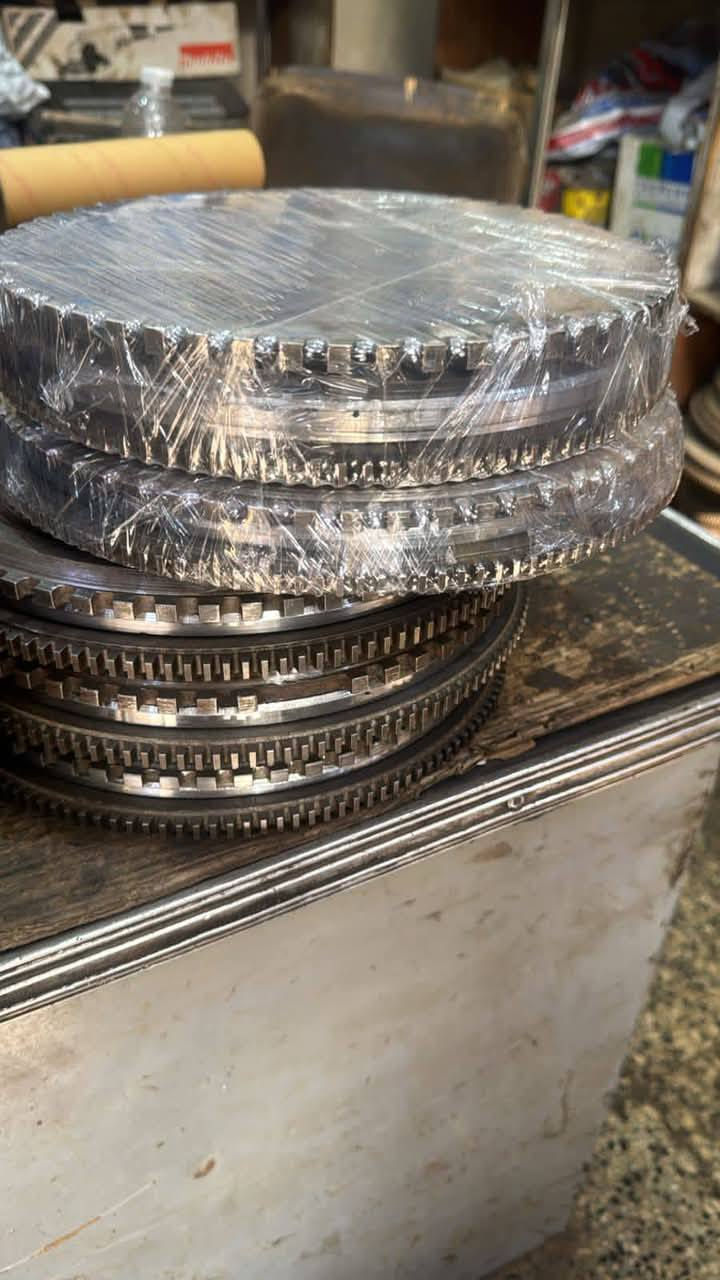 سلام عليكم يوجد معظام قطع غيار سياره صيني وقطع غيار الكير الوتماتيك والعادي تلفون مع   نجف***********
