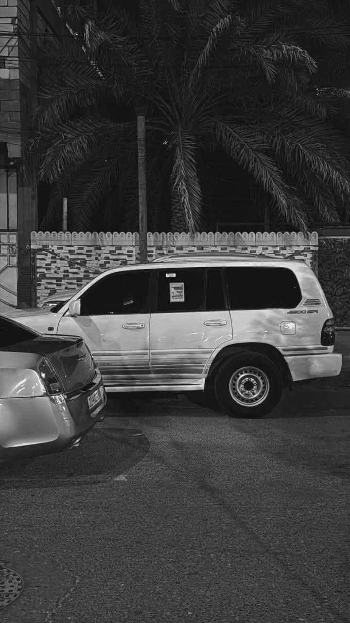 للبيع تويوتا لاند كروز GXR موديل 2004🚗
موديل: 2004

الفئة: GXR

محرك 6 سلندر 4.5 لتر بنزين

قير أوتوماتيك

دبل ثقيل وخفيف

دفلوك

فتحة سقف

ثلاجة

مكيف 3 قطع أمامي وخلفي وسط

مرايا كهربائية

زجاج كهربائي

هوك بلادي

داخلية نظيفة

عليها تايرات  اصلي ورنك اصلي

بيها قطعتين صبغ فقط بدون شواصي

ماشيه 225 

رقم اربيل سنويه لل2030 باسمي
مكان سياره البصره 

📞 للتواصل: (***********
