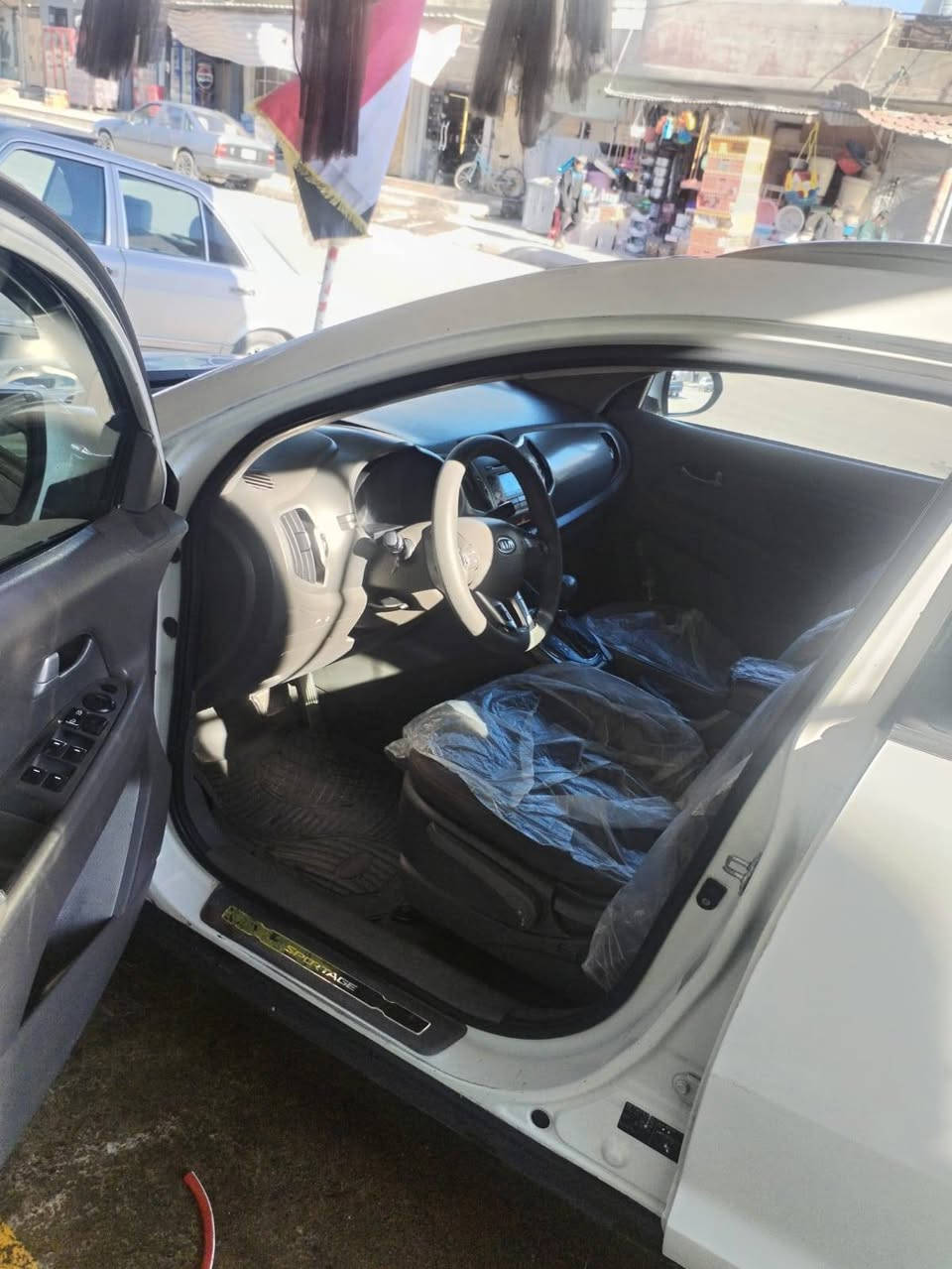 مراوس مع اوباماموديل ٩أو١٠والخاص مفتوح ***********بي واتساب واخذ فرق سعرها ١٢٥ورقة فول السيارة موديل ٢٠١١ والماسنجر مفتوح..
