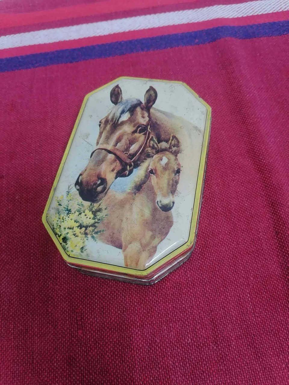 غراض للبيع يوجد توصيل ***********
