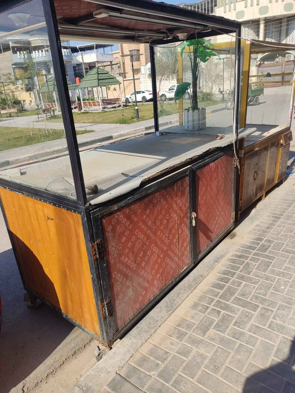 سلام عليكم بسطيه للبيع المكان البصره السعر 500 
***********
