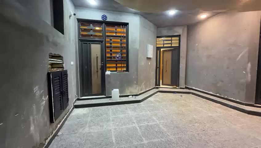 دار ٢٠٠م طابو اسهم حديث طابوق كونكريت يحتوي على غرفتين وصاله ومطبخ واستقبال وصحيات خارجيه وداخليه  مناور الموقع المستشفى التركي على السياحي للاستفسار الاتصال على الرقم السعر١٦٠ بيه مجال  *********** او مراجعة مكتب الكنز للعقار الجسر السريع مدخل المستشفى التركي السايدين
