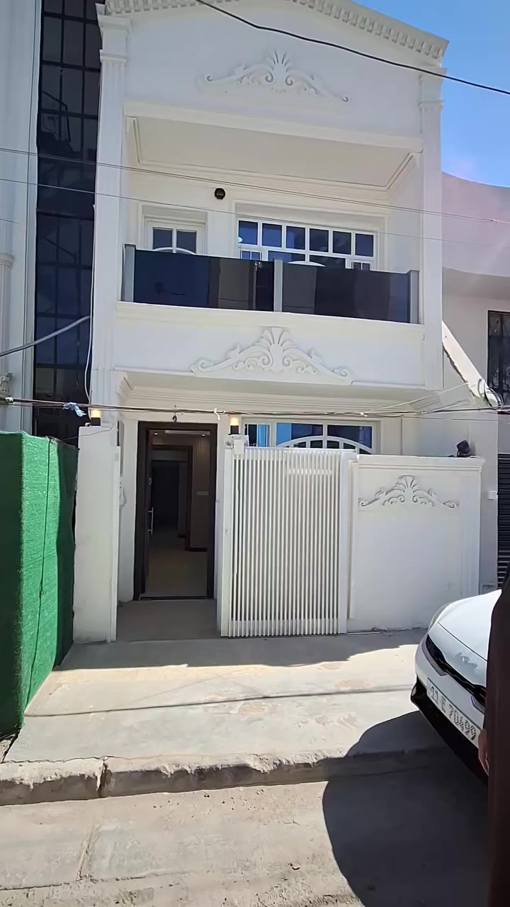 السلام عليكم 
مشتمل للبيع  ٥٩ متر الواجهه ٤.٥ 
حي الجامعه المربع خلف جامع نجمه   
***********
***********
