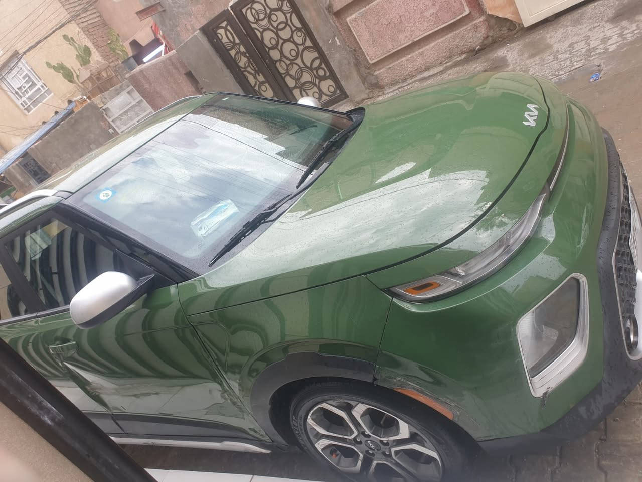 السلام عليكم
كيا 2022
فول للاخير  عدا الفتحة x line
السيارة ع حادثها هذا مبين ما بيها غير شي السيارة مكينة كير كفالة 
مكينة 2000 دوش
ماشية 81
بيع السعر 150
أو مراوس بجارجر او ستنكر
رقم ***********
