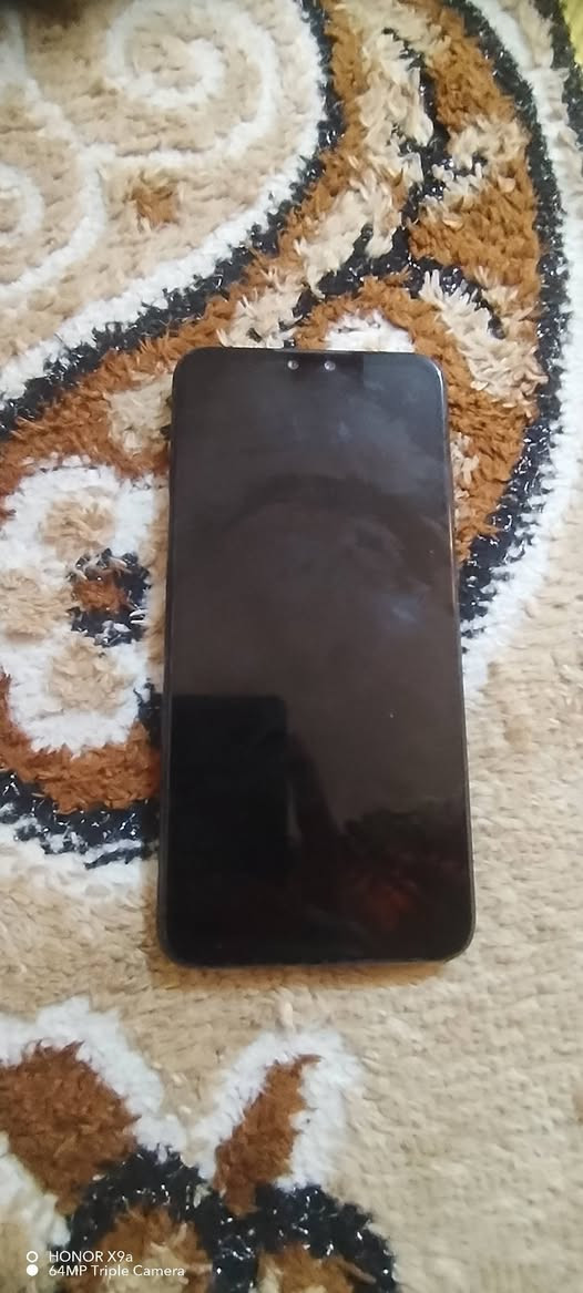 للبيع او، مروس مبدل شاشه اصليه 
***********
هواوي Y19
