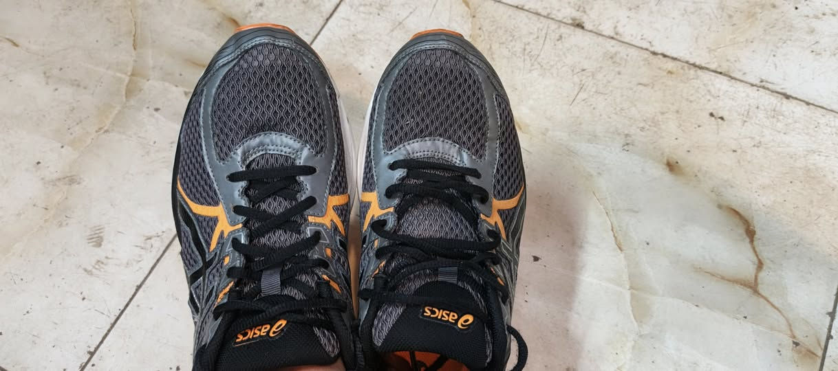 Asics
قياس 44
للحجز خاص أو واتساب ***********
انستكرام
https://www.instagram.com/yasser_alghazal?igsh=MTB6MnM4ODV1cGgxNg==

وهذا رابط صفحتنا ع فيسبوك
https://www.facebook.com/profile.php?id
