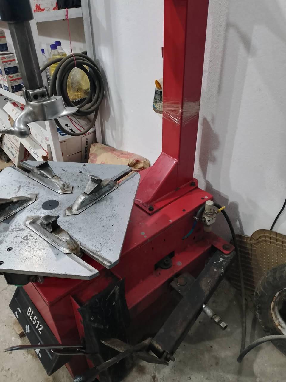 خالعه استعمال قليل جدا شرط الشغل السعر 400
*********** 
المكان قضاء الرفاعي
