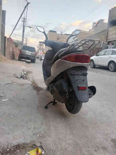 سلام عليكم دراجه بريز للبيع كلها بلاديه كهربائيات كلها شغاله نكره سلف وهندر بس بيهة خيط تبخير من تحمه تكطع وفشكه برغي واحد سالنصه ملحوم سعر 450 بيها مجال حك لجيه. مكاني بغداد مدينه الصدر الورفلي هذ رقمي ***********
