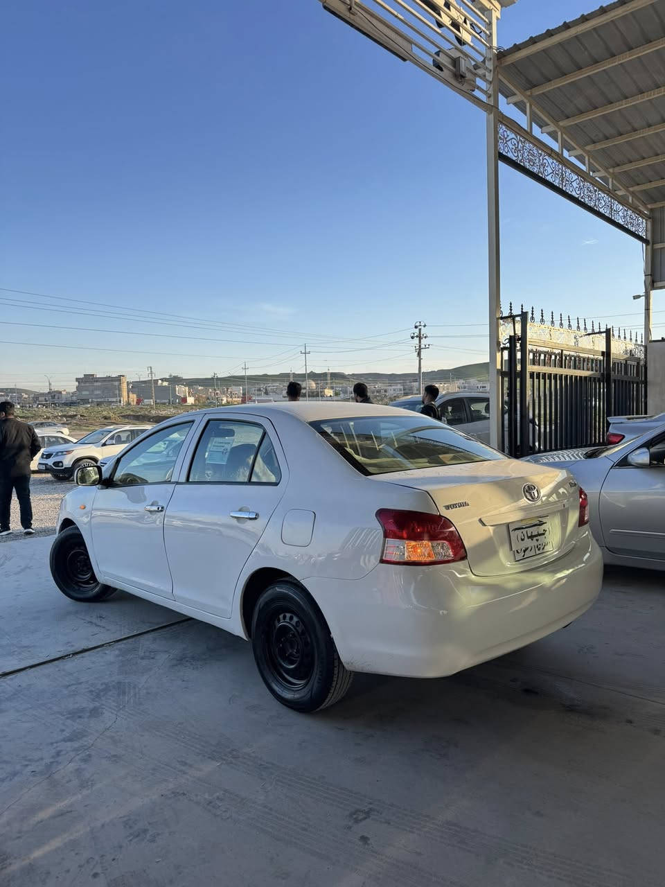 تويوتا يارس 2010 خليجي عادي
سعر 72 ورقة-7 ورقة غرامة=65 ورقة
صبغ 5 قطع بدون دواخل/بي ناوكرتن
عنوان قضاء بردرش/دهوك
تلفون واتساب
***********
