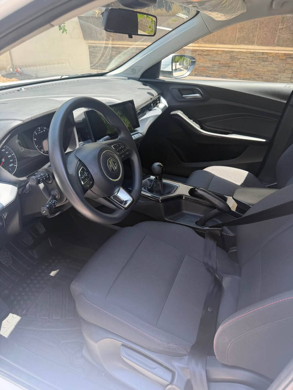 Mg gt2025گير عادي 
كاميرة حةساس 
بةسمة 

شاشة ئةكتيف  
تةعديل سورعة 
زؤر مواسةفاتي تر 
تةنيا88هةزار km رؤيشتووة 
سيرفسي كاملي بؤ كراوة تازة رؤني گؤراوة هە مووشتیکی نۆیە   هیجی نیە بە س دۆسە کە ی قۆپە کی هە یە سحری 93  (***********) أربيل, العراق
