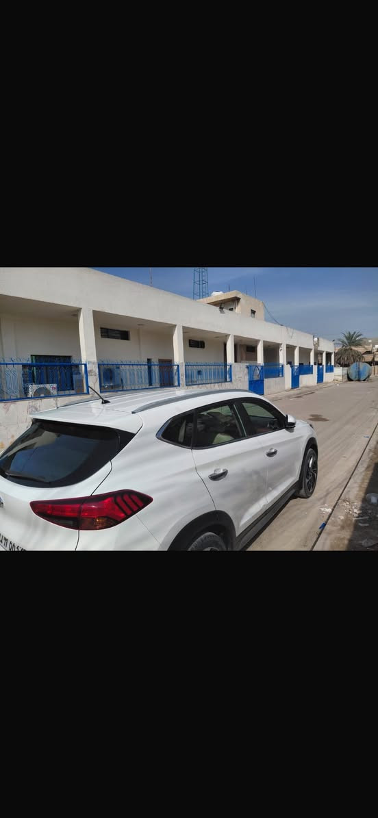 موديل ٢٠ خليجي سياره كلش نظيفه وجاهزه بدون دواخل بدون ايرباك مكانه حي الجهاد ***********
