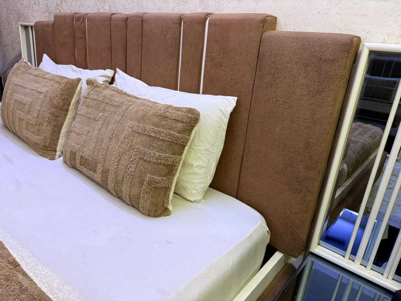 غرفه تركيه مودرن 8 قطع سرير مخزن جك مجرات هايدروليك  عنوان بغداد اي ستفسار خاص


**إذا كنت صاحب هذا الإعلان وتريد حذفه لأي سبب، رجاءا أرسل رسالة إلى الدعم الفني**
