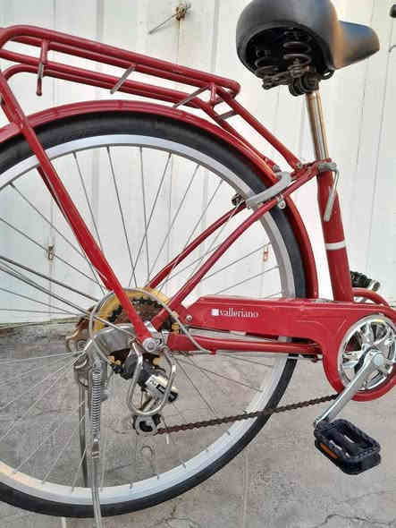 بايسكل ياباني اصلي برغي ما مفتوح بي السعر 120 وبي مجال للاتصال الرقم***********
