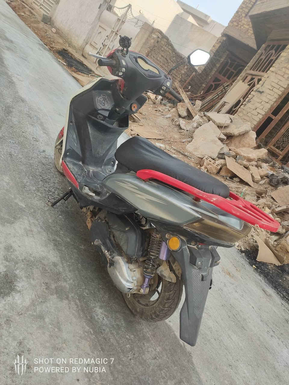 السلام عليكم للبيع دراجه سكنس محرك ماكس ياباني شغاله سلف هندر شلعه معدل مكينه ناعمه كلش كهربياته شغاله عداد سرعه كتروني السعر 225 بيه مجال بصيط مكاني بابل شارع 60 رقمي ***********
