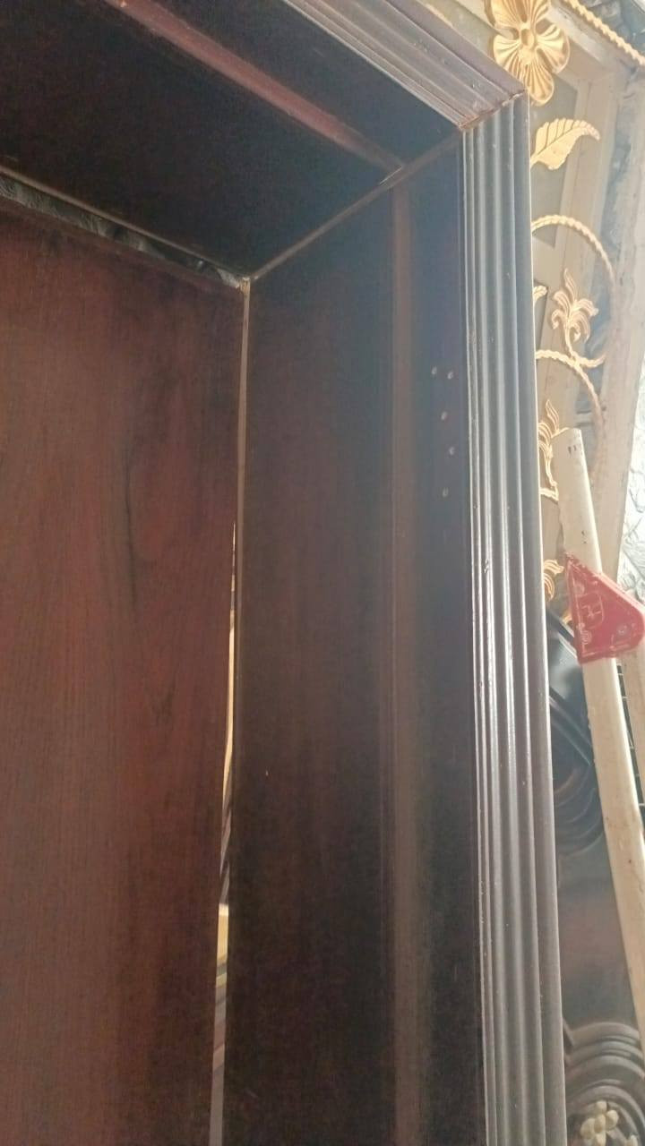 سلام عليكم باب صاج جاهزه لون بذنجاني السعر 150و بي مجال بصيط لل استفسار اتصل عل رقم ***********
