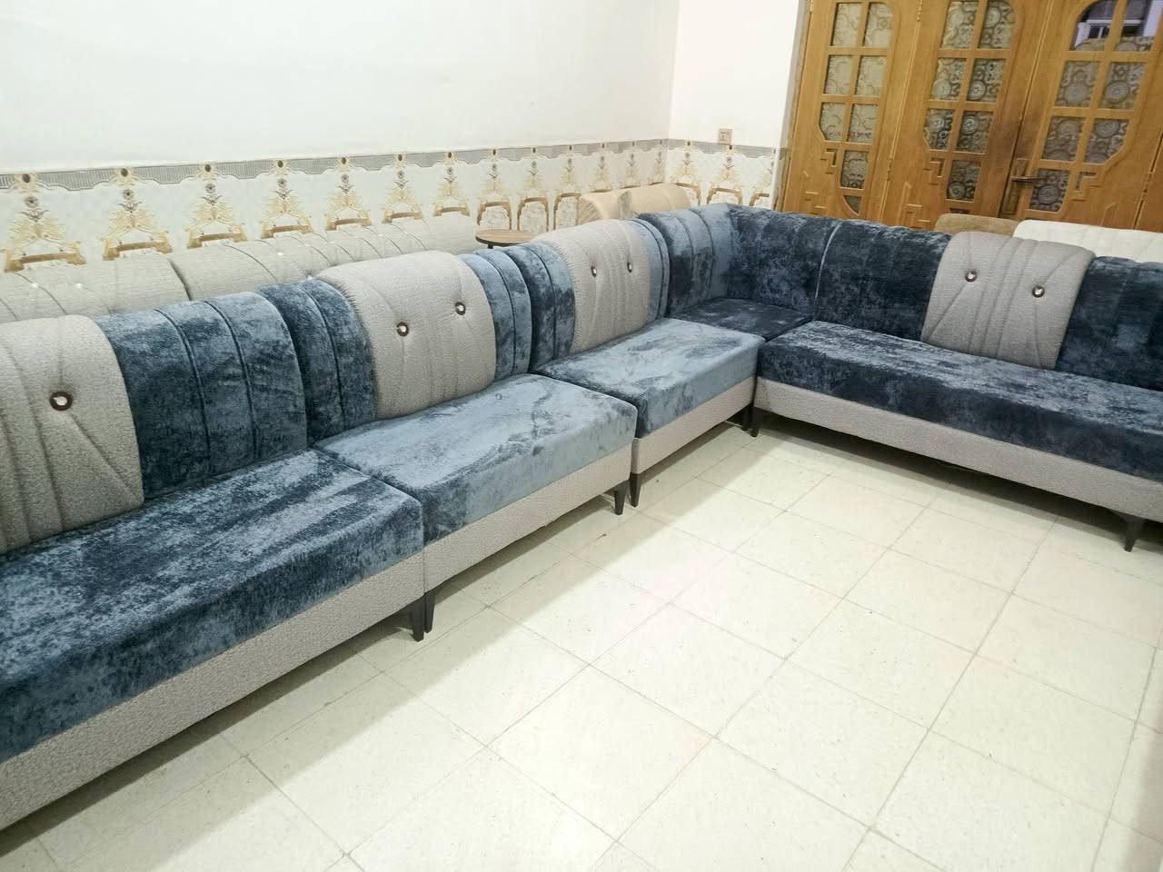 اقماس خاولي
7متر 
11نفر جديد غير مستعمل تسكام شرط بلوك اسود وسفنج مميز اولا لونه فد شي مكاني حله نادر الثانيه عله الخدمي ***********واتساب
