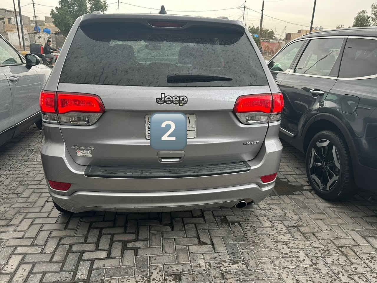 Jeep Grand Cherokee Limited 2021 Silver 3.6L vin:
بدون حادث 
تشغيل بصمة   السعر22500$
جنطة كهرباء
ويل 20 
حساس خلفي 
كامرة360
كراسي جلد
4*4
تحكم مقود
وباقي المواصفات الاخرى لاستفسار ‭٠٧٧١ ٢٤٣ ٠٤٧٨‬

