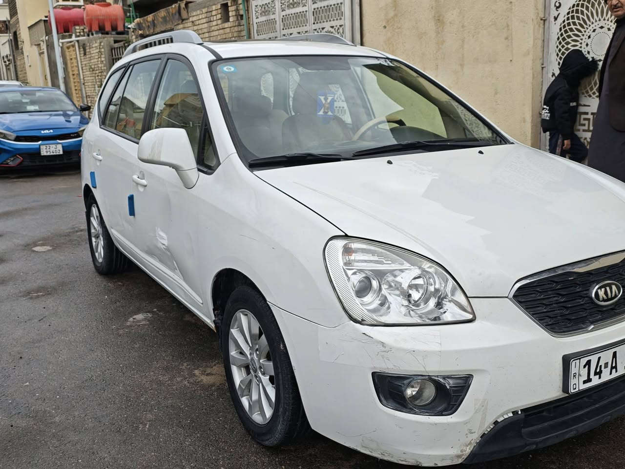 كيا كارنز للبيع موديل 2011
وارد خليجي 
مكينه 2000
كير ومكينه كفالة 
بانورما 
بيها ضربه بالباب عكس السايق
باسم راعيها 
البصرة الزبير حي الصحفيين 
رقم ***********
سعر 130

