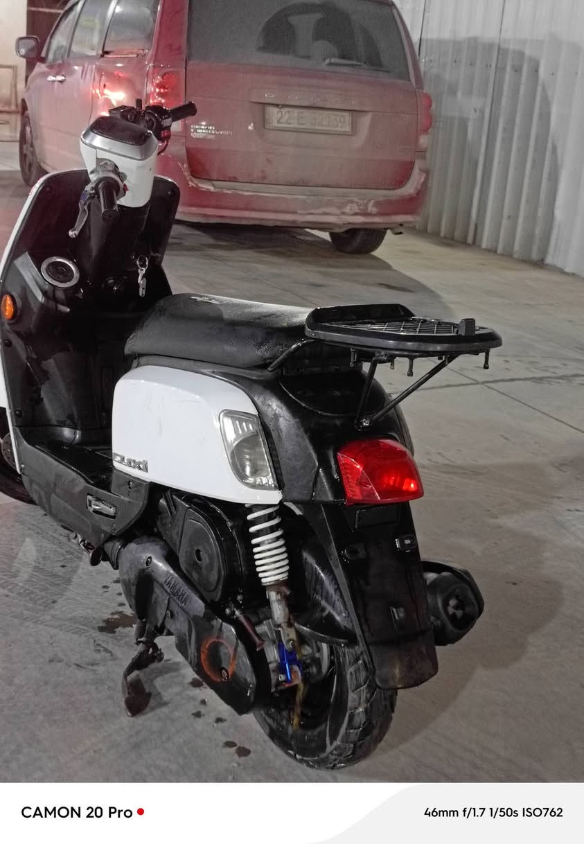 سلام عليكم دراجه بوليس لبيع دراجه نضيفه وخير من الله ما ناقصه شي نضيفه تجي تفحص ومكينه خير من الله السعر 900 وبيهه مجال قليل مسيب حي الميثاق ***********
