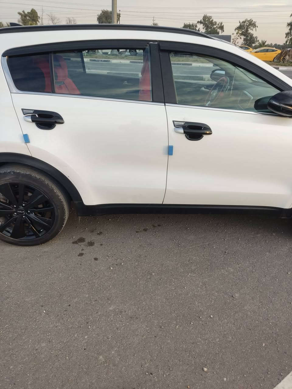 سبورتج  2020 وارد كندي أعلى فئة
كيا سبورتج للبيع 2020

السعر 160بصمه سياره موصفاته راقيهEX

فول مواصفات 

مواصفات :- بصمه -  - محرك -2400

رادارات - حساسات - كشنات كهرباء + جلد -

صندوك كهرباء - شحن لاسلكي - تشغيل عن  بعد تحديد مسار. مري شفط 

قلاب.  

شاشة كبيره متصل - قطعتين تبريد

الضرر :- جاملغ  + شويه بل بنيد بسيط

السعر ( 160ورقه. 
***********
ديالى / بعقوبة
