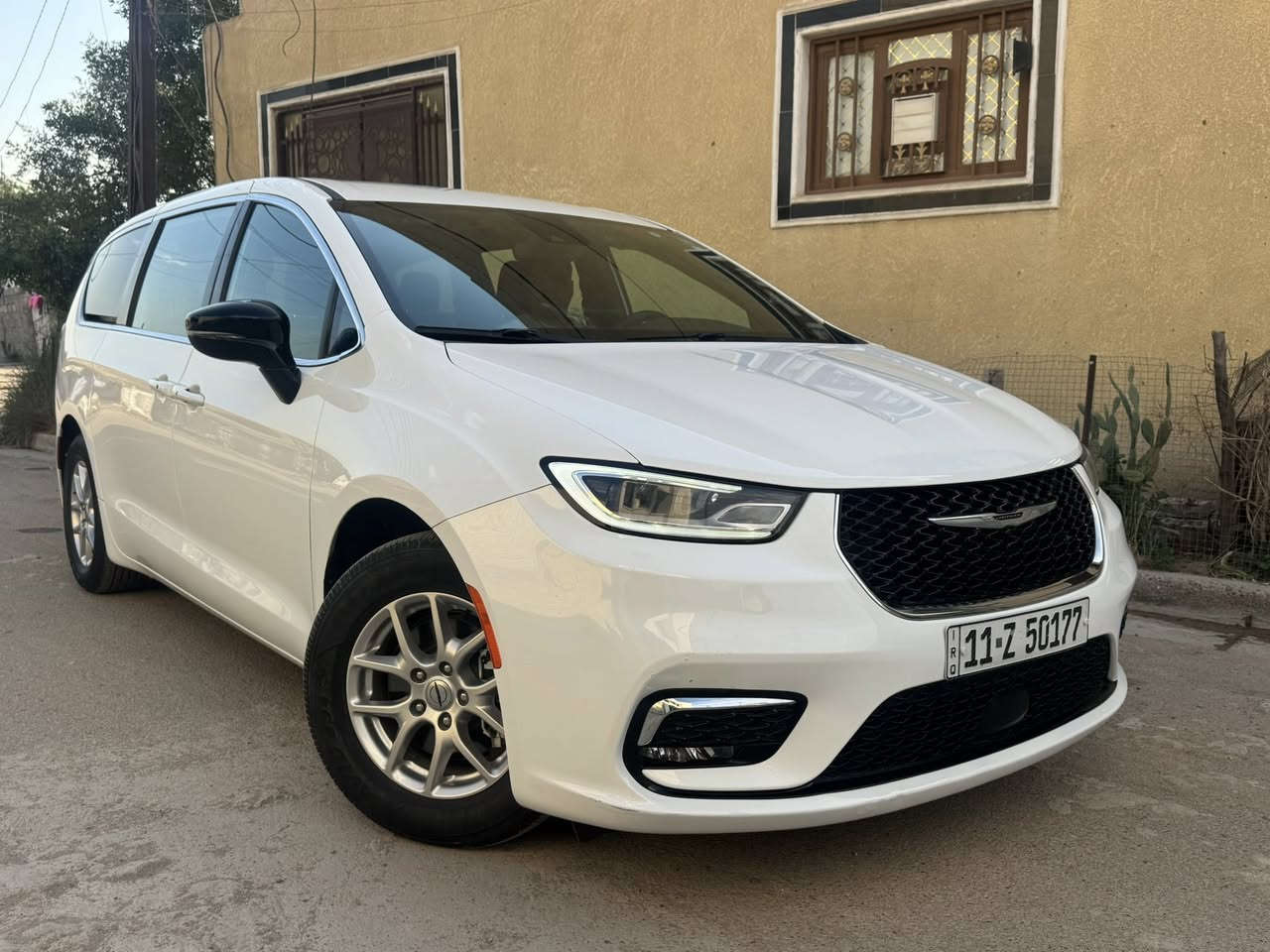 كلايسر باسفيكا 2024
محرك 3600سته سلندر 
لسياره على وضع الشركه جديده جدآ
ماشيه 9 miيعني زيرو 
لسياره تقرير مياه امطار 
السياره شرط لا ضربه ولا تبديل ولا حته تكحيل 
مكفوله كفاله عامه من كلشي محرك كير كهربائيات 
شرط كلوب مامشتغل بيه 
رقم بغداد بسمي شرط لتحويل
بيبان كهرباء شاشه كبيره قياده ذاتيه وتوقف ذاتي 
مكاني بغداد حي لشباب قرب دكتور حافظ
السعر 265$$$قابل للتفاوض 
***********استاذ علي
